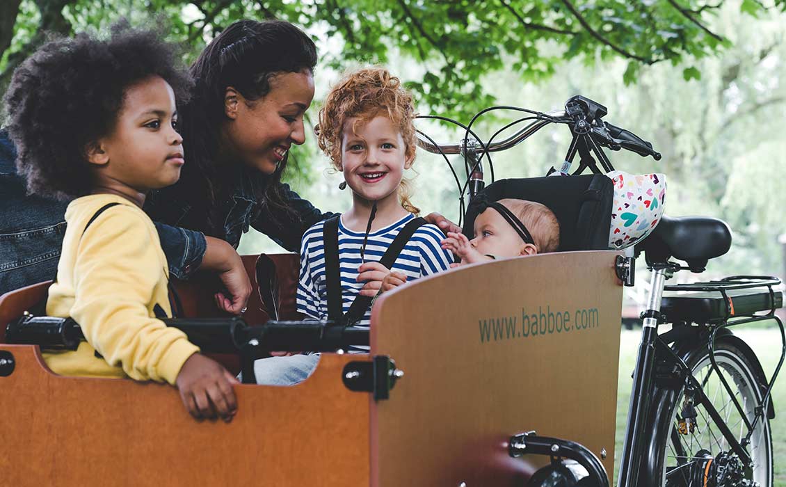Kinderen in de bakfiets, niet op de bagagedrager